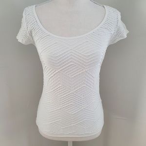 Bebe Textured Cut Out Tee M/L